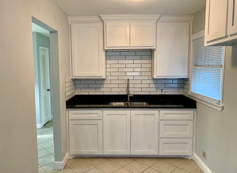 3 bed, 100 sqft, $1,500 — Photo 3
