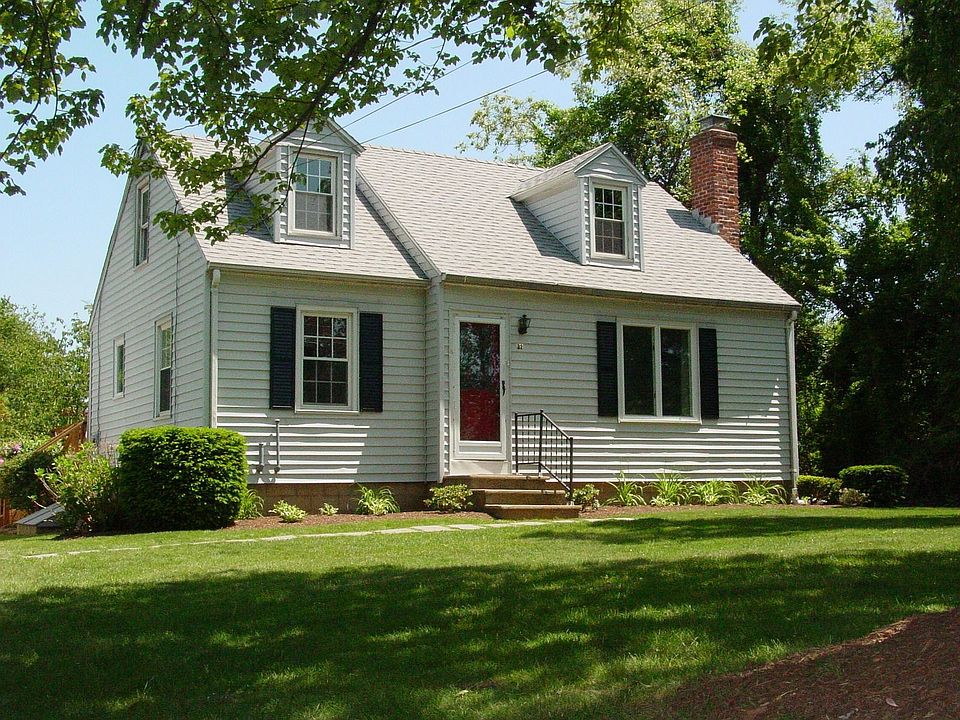 Beautiful 3 bedroom cape