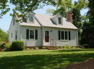 32 Beach Park Rd, Clinton, CT 06413