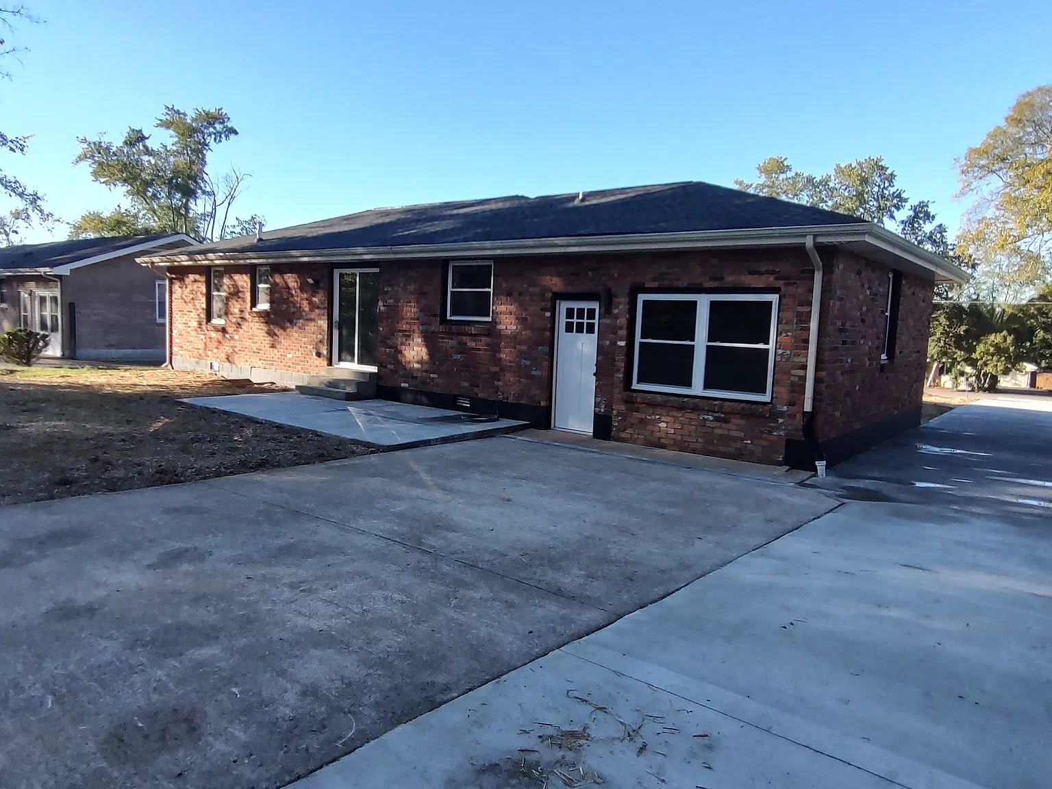 3 bed, 1325 sqft, $2,150 — Photo 2