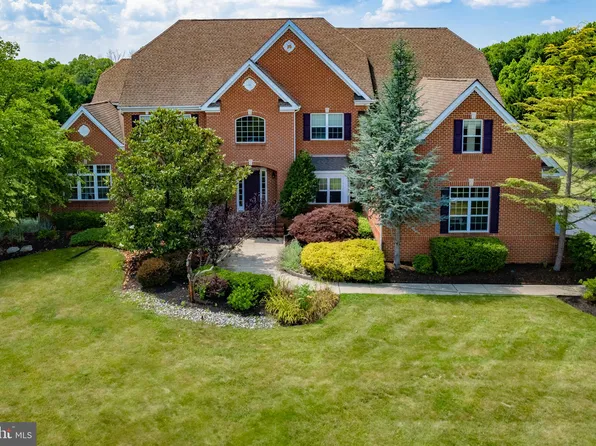 13 Legends Ln, Columbus, NJ 08022