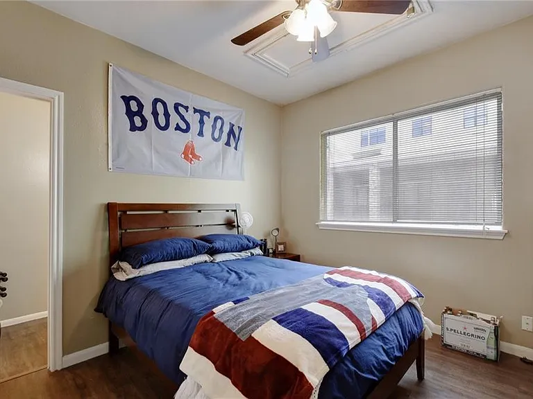 2606 Salado St #401 — Photo 14