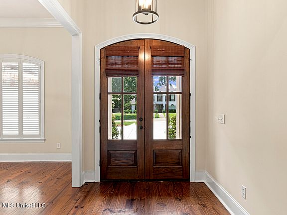 3rd image of 213 Breezy Hill Dr