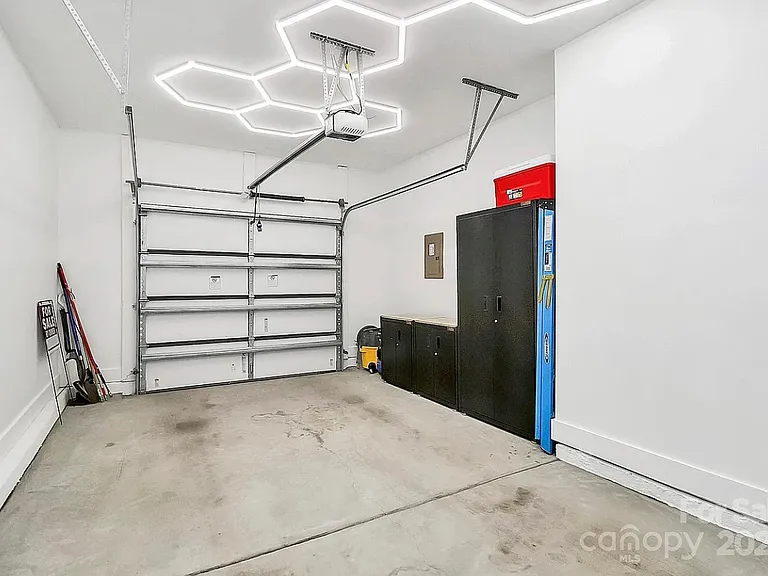 16042 Red Buckeye Ln — Photo 9