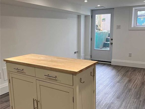 4th image of 142 Pickering St