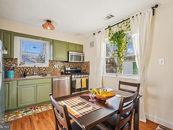 4th image of 11814 College View Dr