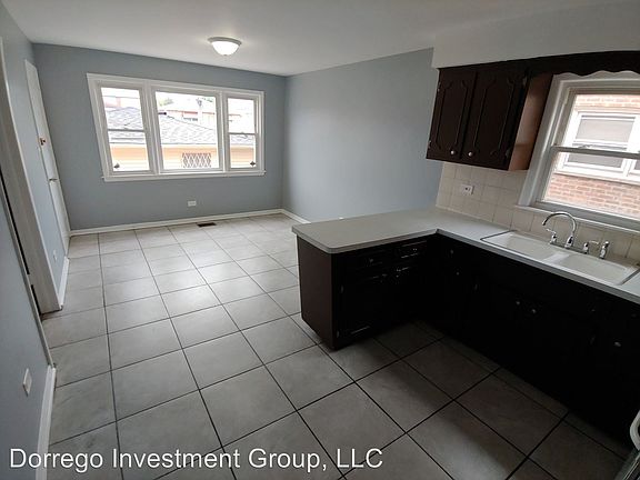 4th image of 287 Yates Ave #1