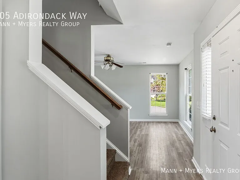 305 Adirondack Way — Photo 8