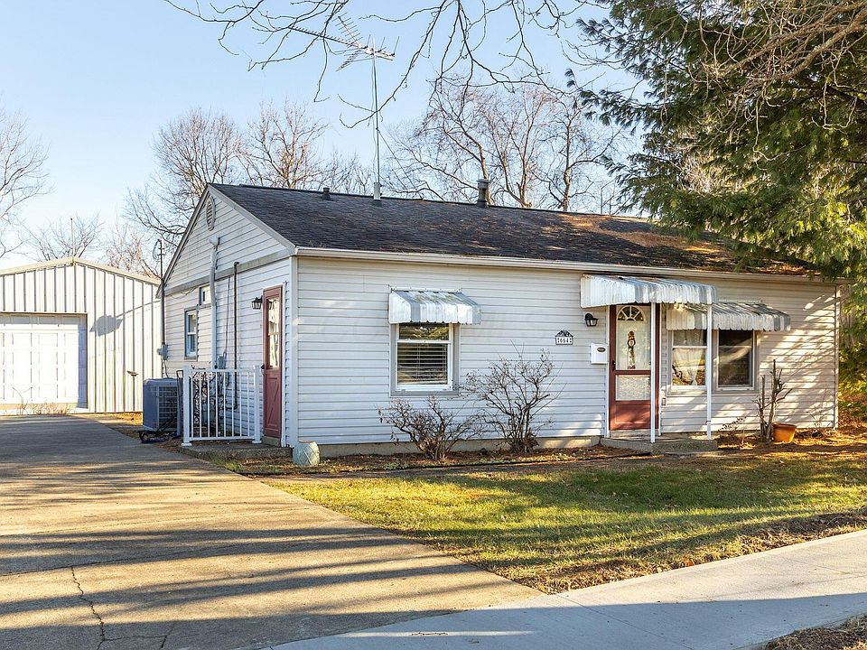 1st image of 664 Shoshone Dr