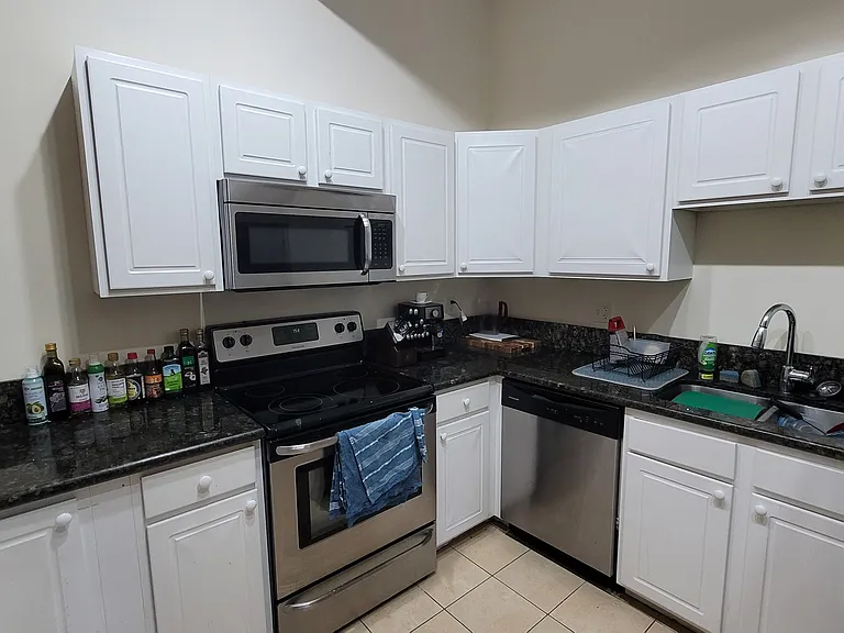221 Glen St. — Photo 9