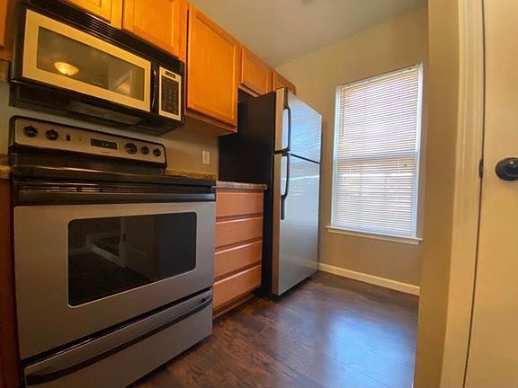 Kitchen (photo of like unit)