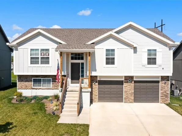 719 Shane Ln, Belton, MO 64012