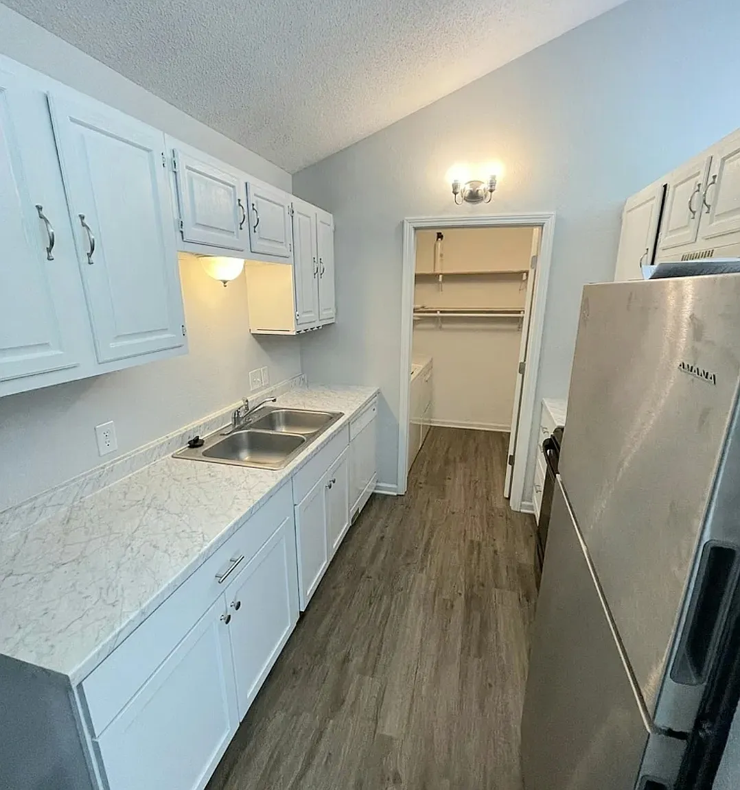 2 bed, 1200 sqft, $1,400 — Photo 4
