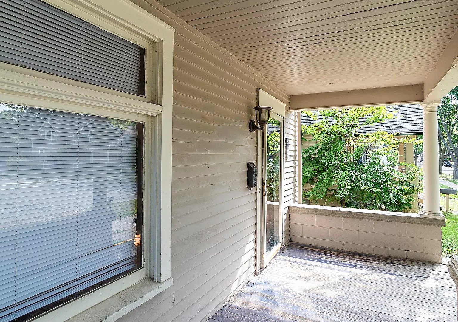 823 Dewey Avenue - 1 — Photo 3