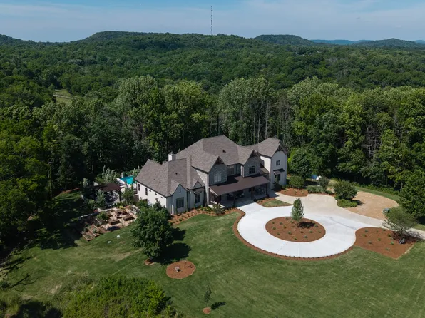 5019 Hilltop Ln, College Grove, TN 37046