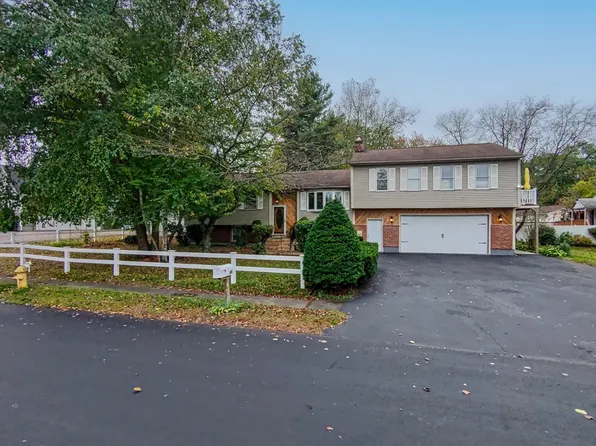 60 Elizabeth St, Feeding Hills, MA 01030