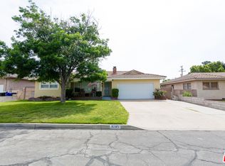 9785 Mango Dr, Fontana, CA 92335