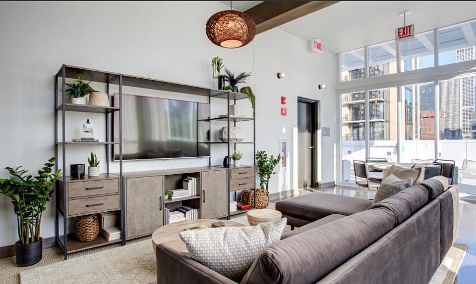 1st image of 114 W Chicago Ave #1206