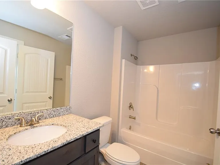 540 Vee St — Photo 11