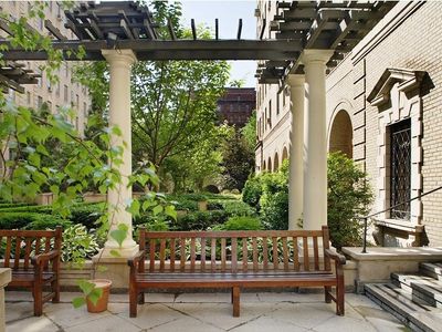 350 W 57th St APT 15D, New York, NY, 10019
