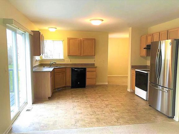 5th image of 8526 Berkshire Dr