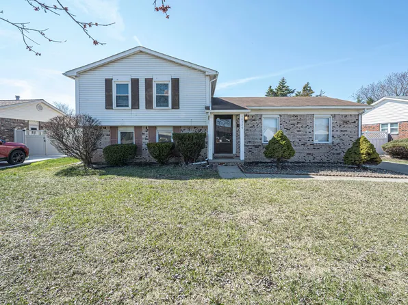 18326 Winwood Ave, Brownstown, MI 48193