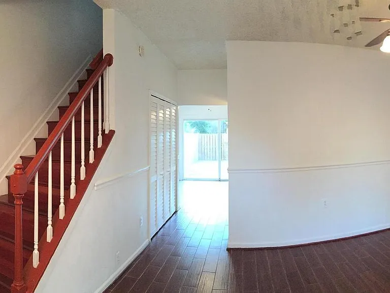 3010 McMaster Ct — Photo 7
