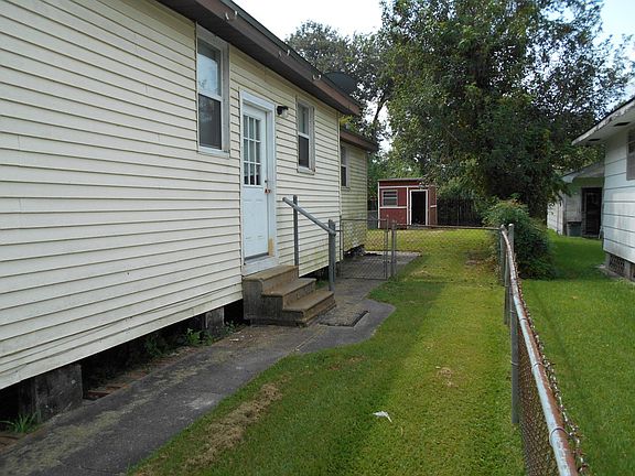 2nd image of 123 Cedar Dr