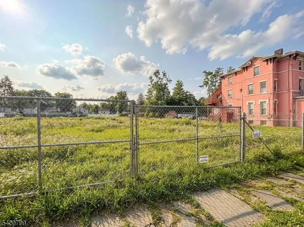 228 E 9Th St, Plainfield City, NJ 07060