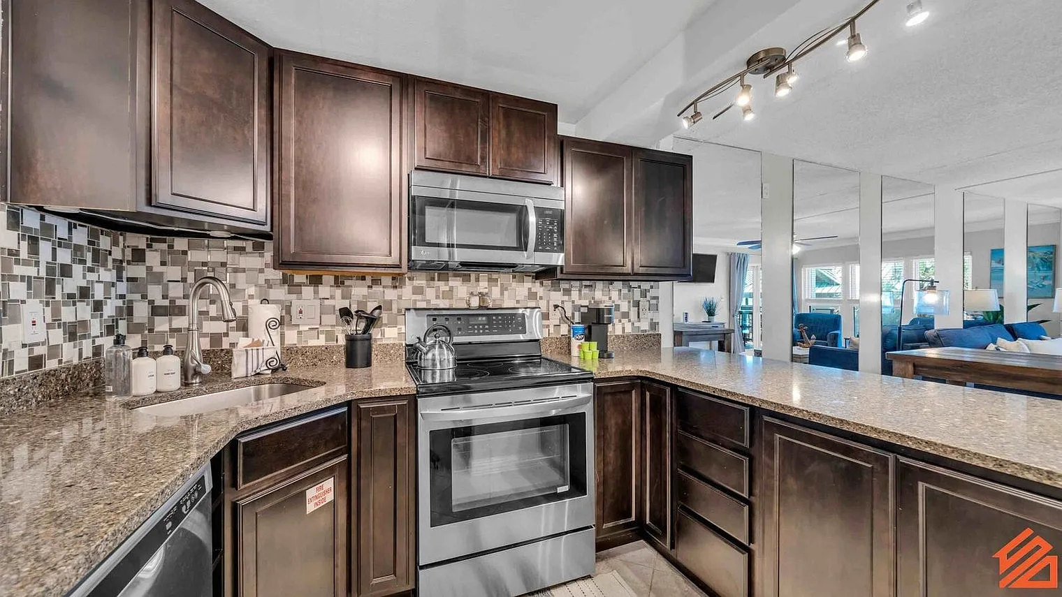 1 bed, 1.0 bath, 12916 sqft, $3,335 — Photo 4