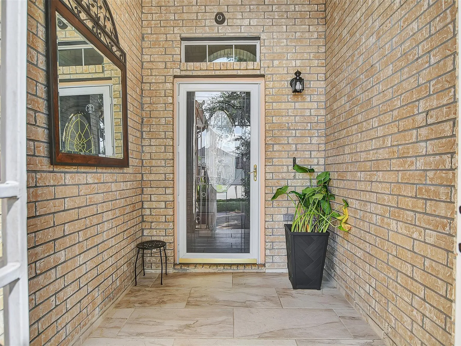 5 bed, 3.0 bath, 2590 sqft, $2,700 — Photo 4