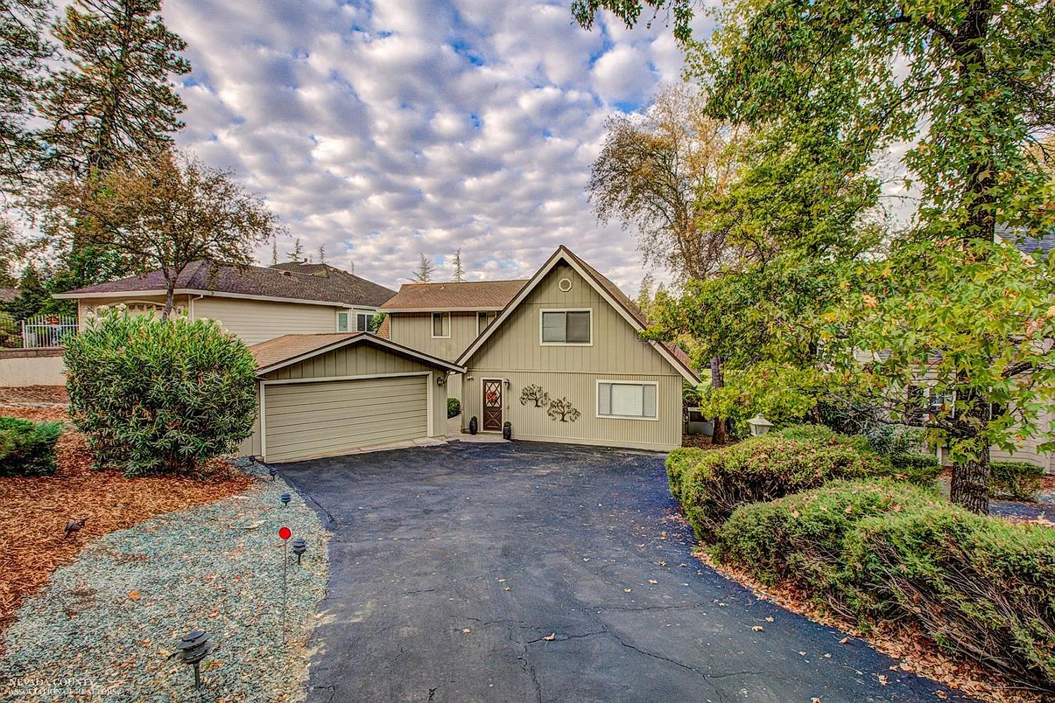 18561 Jayhawk Dr photo 1