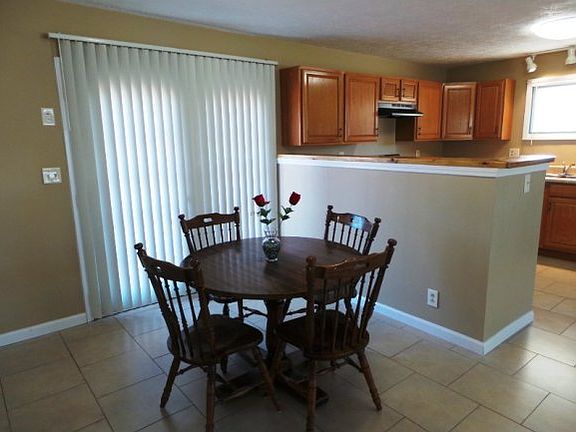 4th image of 2008 Pinebrook Dr