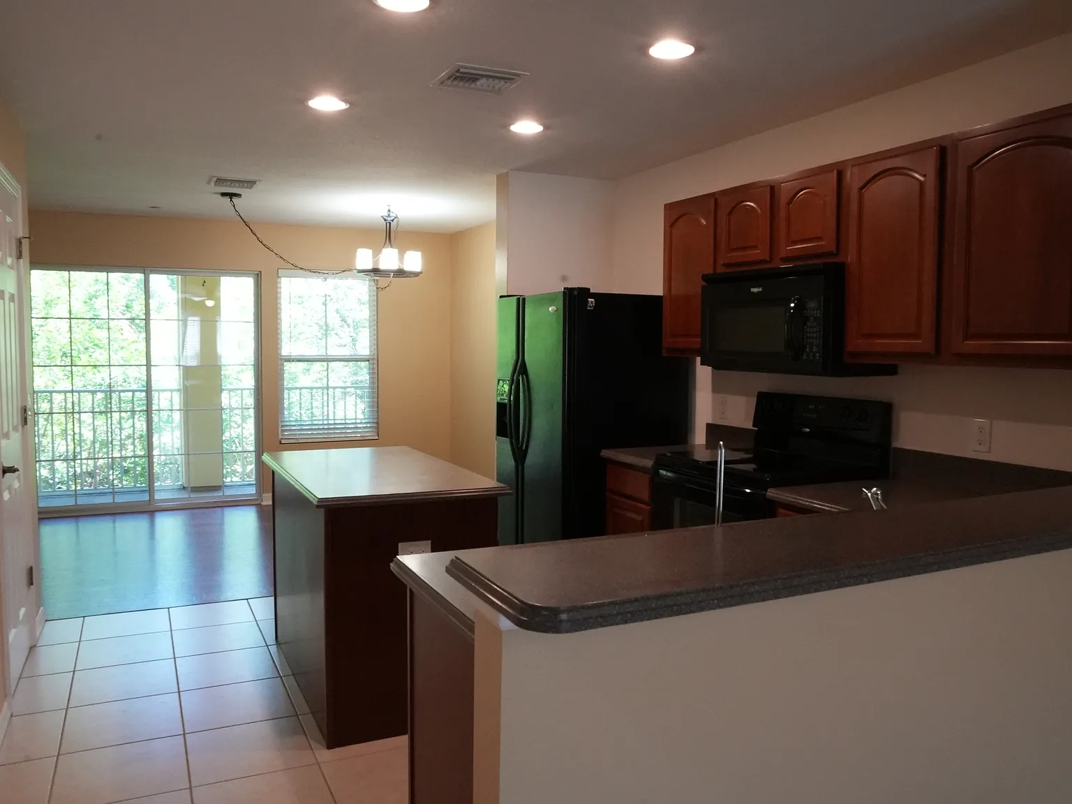 2 bed, 2.5 bath, 1092 sqft, $1,950 — Photo 3
