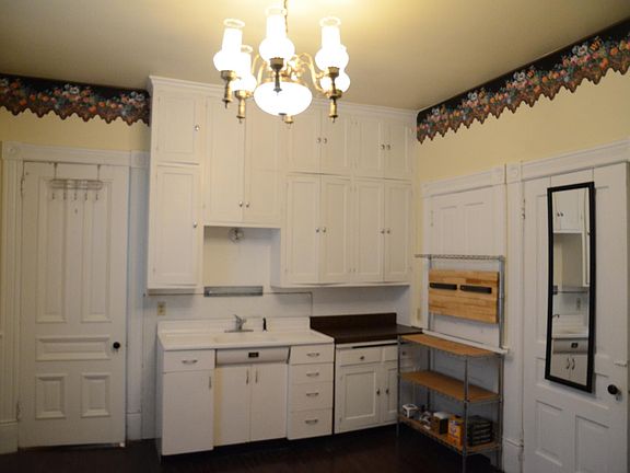 3rd image of 419 Dayton Ave APT 2