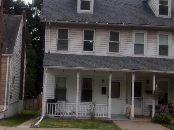 1048 Jeter Ave, Fountain Hill, PA 18015