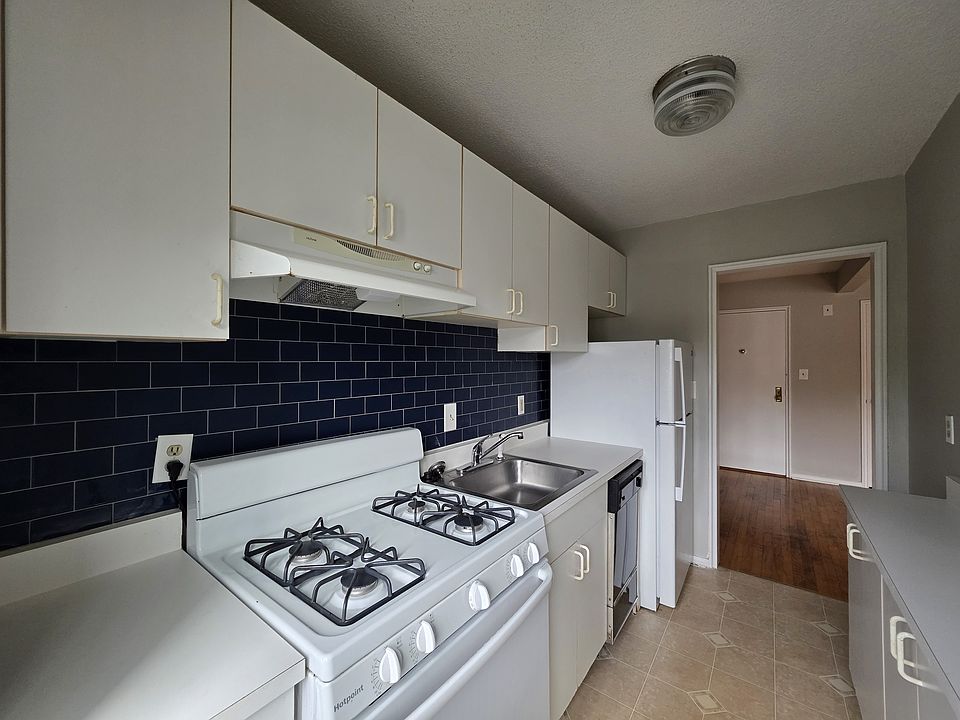 1st image of 572 Whitney Ave #5-3