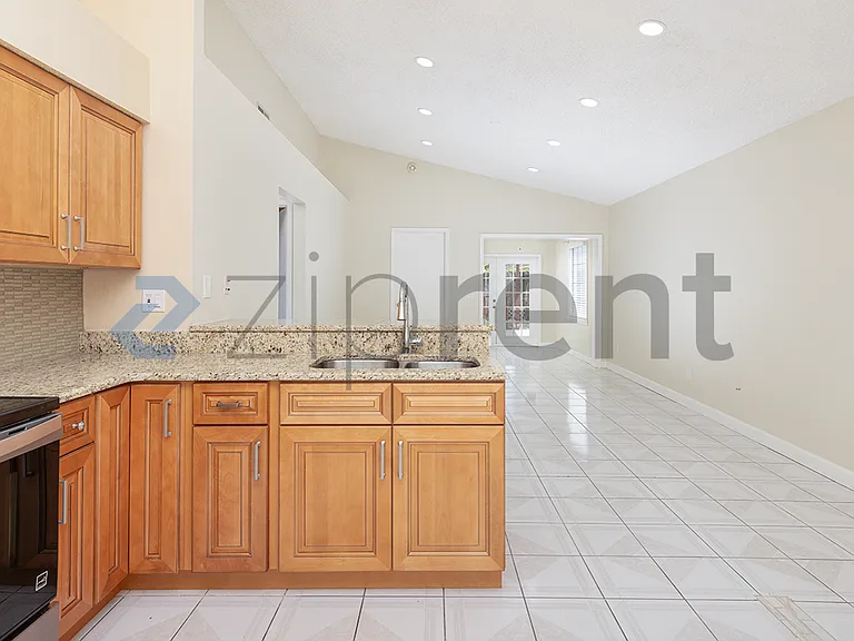 5425 Wood Crossing St — Photo 4