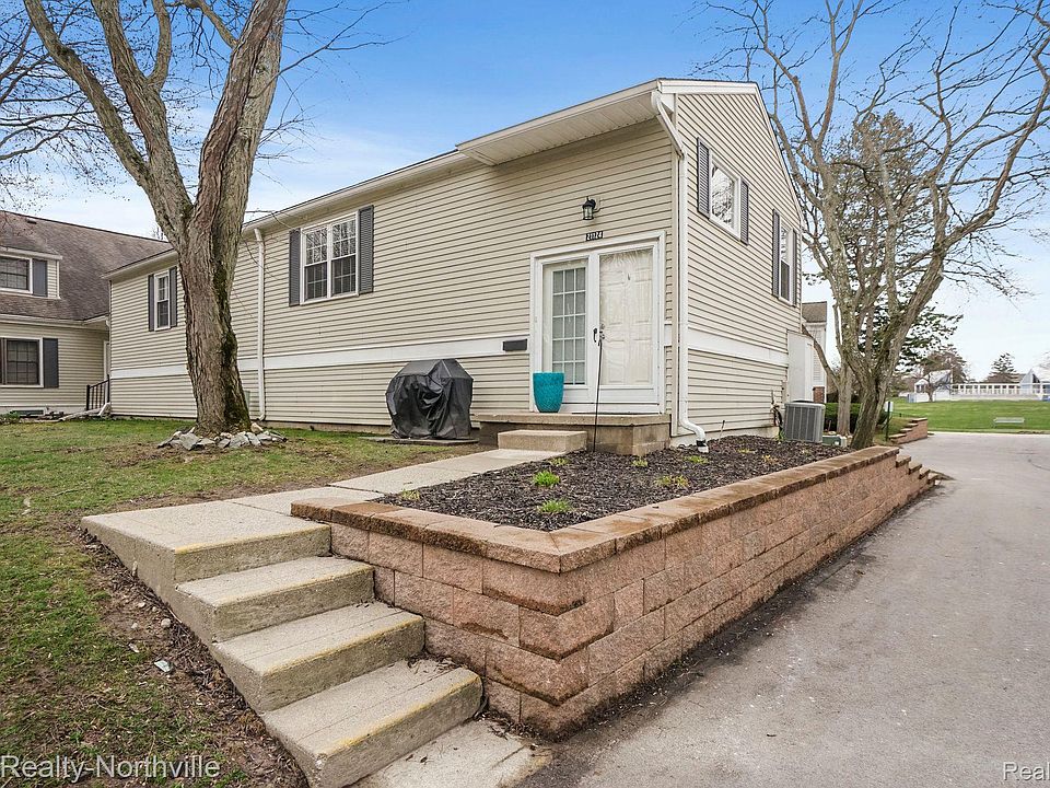 1st image of 21124 E Glen Haven Cir