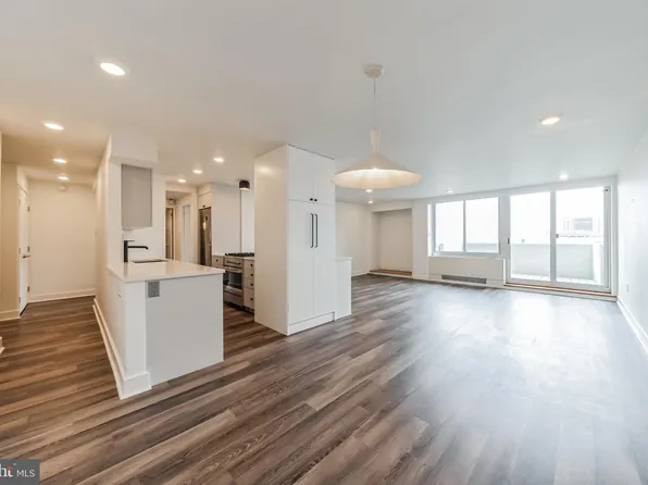 604 S Washington Sq APT 2212, Philadelphia, PA 19106