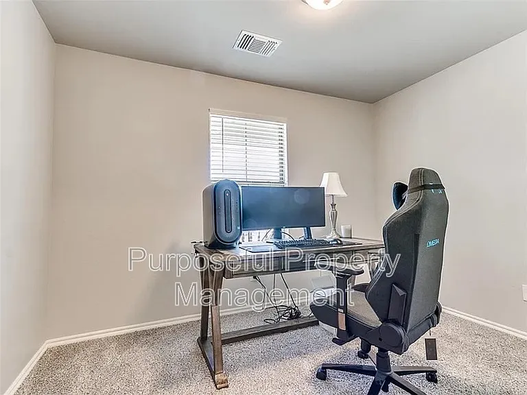 8701 Ricard Dr — Photo 18