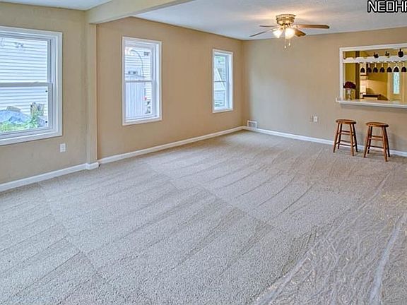 3rd image of 5682 Chagrin Dr