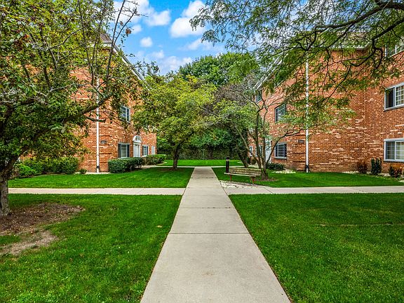 4th image of 6880 W Touhy Ave APT D
