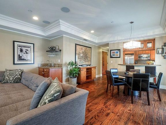 Living/Dining Area