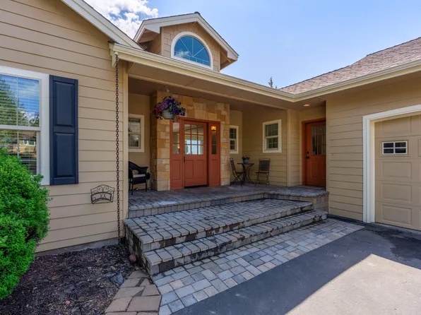 1580 Murrelet Dr, Redmond, OR 97756