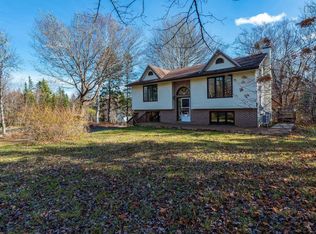 83 Samuel Oickle Rd W, Lunenburg, NS B4V 8J2