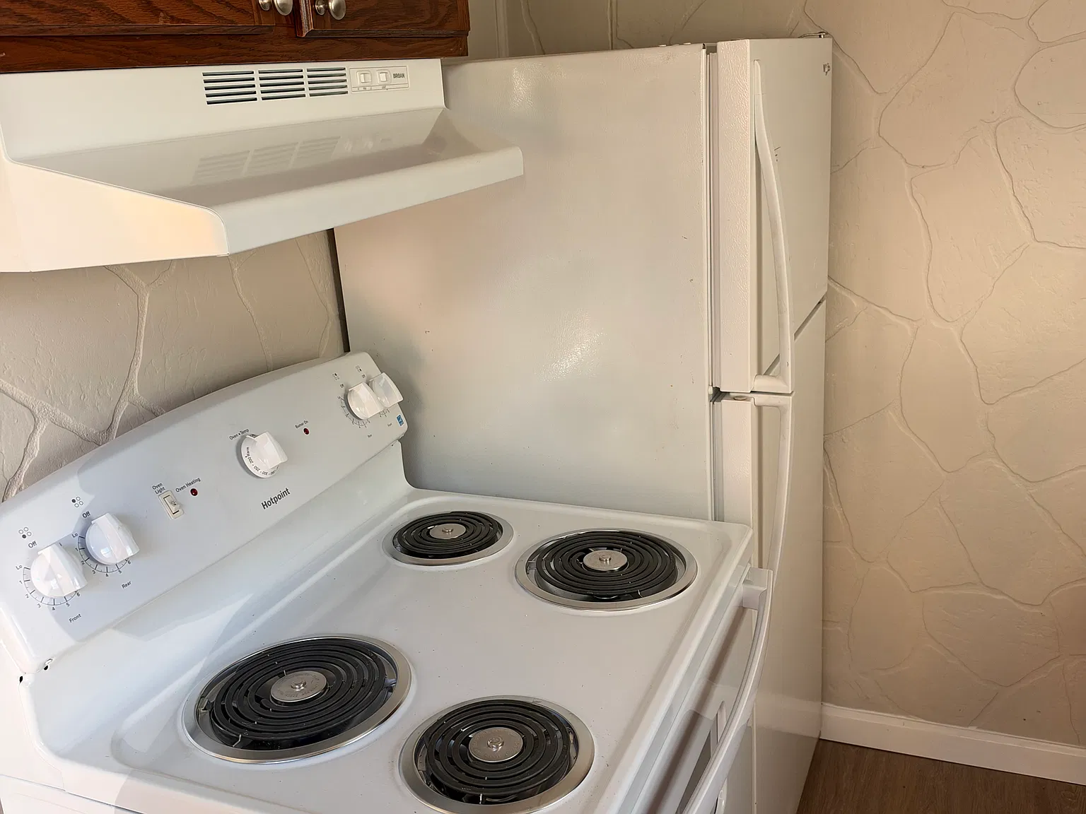 2 bed, 817 sqft, $1,200 — Photo 4
