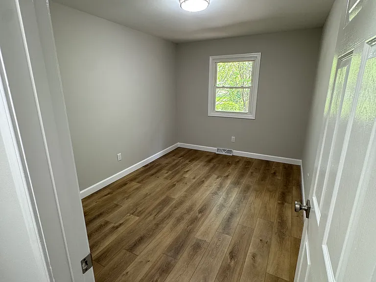 805 Center St — Photo 5