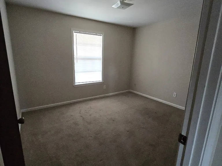 101 Trevino St #6 — Photo 4
