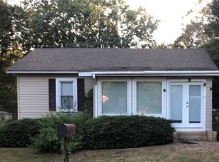 410 W Blue Ridge St, Pendleton, SC 29670